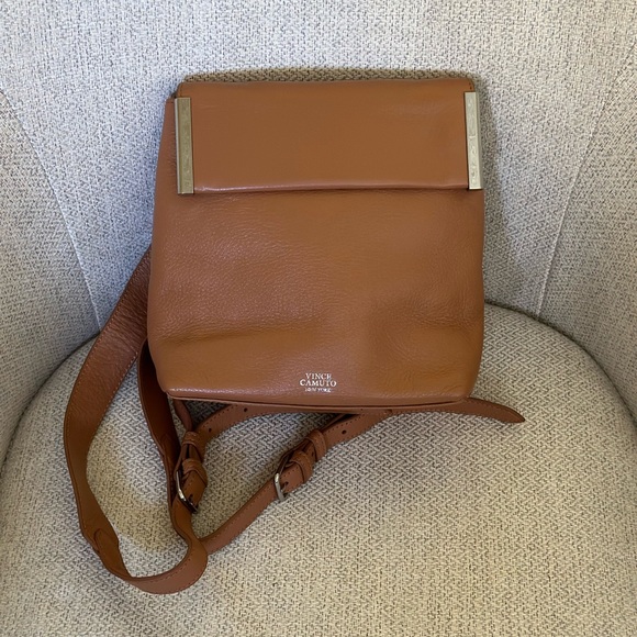 Vince Camuto Handbags - Vince Camuto Tan leather backpack purse w dustbag